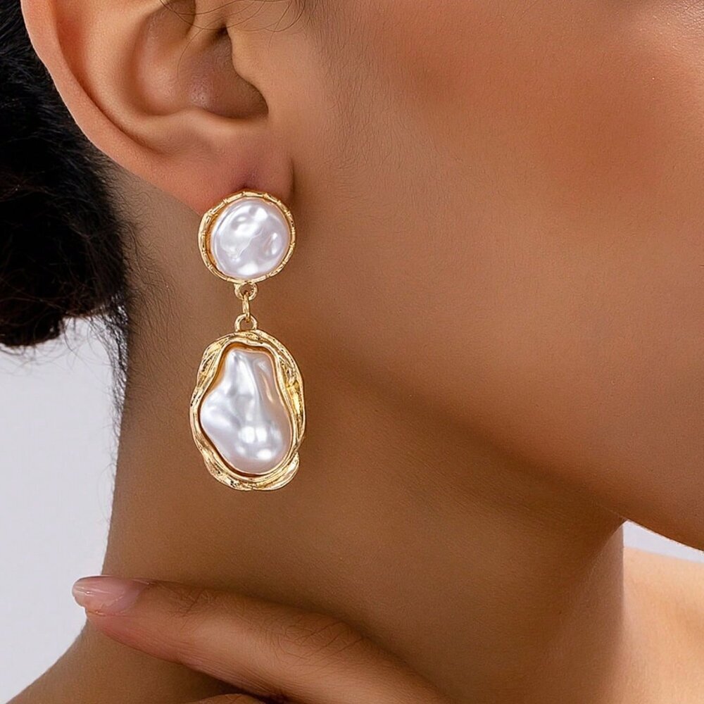 Gold Vintage Style Women's Pearl Earrings